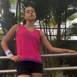 Camiseta Feminina Regata Rosa c/ Borda Roxa