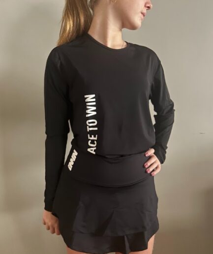 Camiseta Feminina Manga Longa Preta Embrace to Win